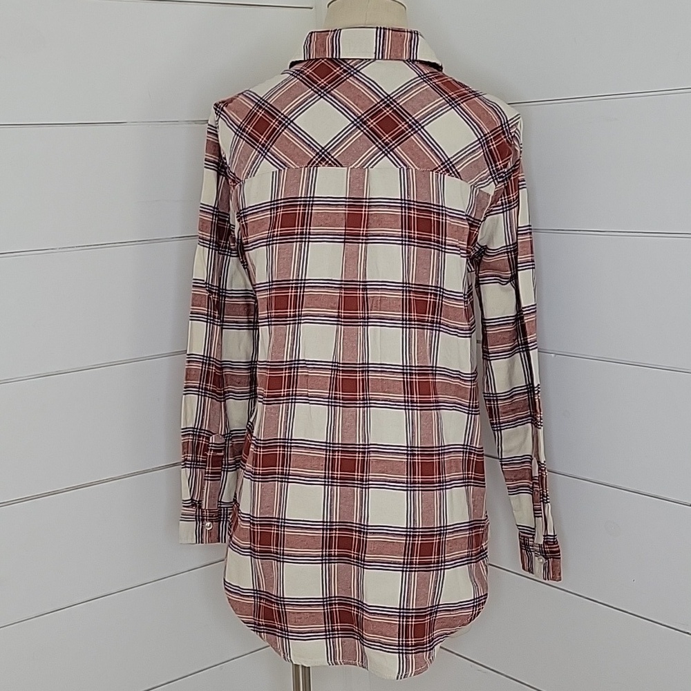 NWT GAP XS rust purple cream plaid flannel. Relaxed fit. - Picture 2 of 6
